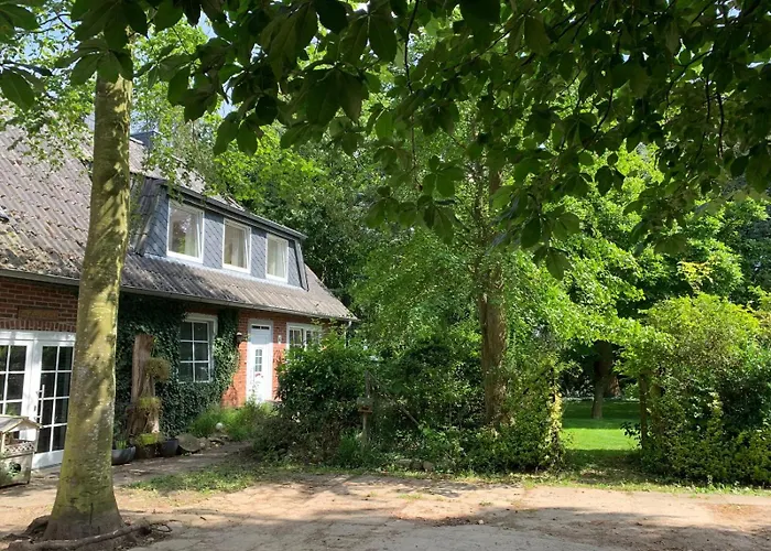 Ferienwohnung Auf Einem Resthof Zentral Gelegen Mit Viel Natur Und Tieren